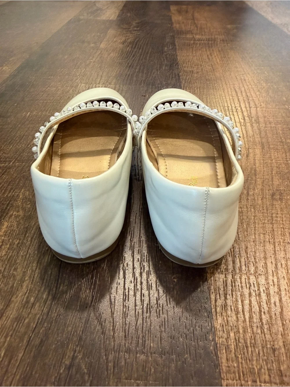 Dream pairs Girls White Pearl-Embellished Mary Jane Dress Shoes